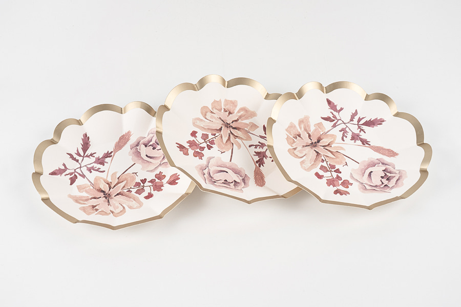 Blomformade papperstallrikar Blomformade papperstallrikar